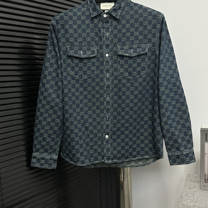 G*u*i coats